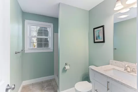 Bath - 3 Carleton St #3, Wareham, MA 02558 photo 1 of 5
