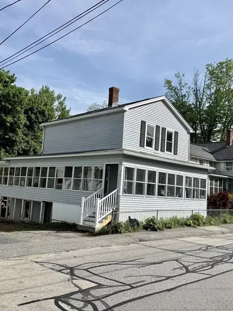 13 Goddard St, Webster, MA 01570