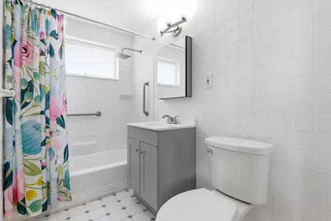 Bath - 36 Florence St, Everett, MA 02149 photo 1 of 1