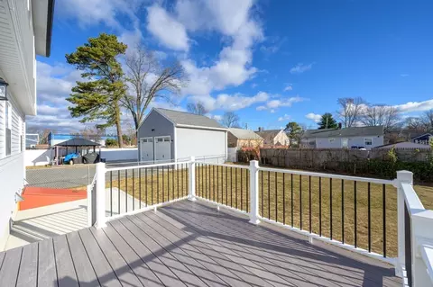 Exterior - 39 Wallace, Springfield, MA 01119 photo 4 of 5