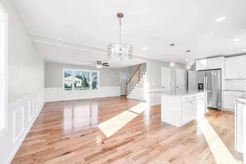 Living - 39 Wallace, Springfield, MA 01119 photo 5 of 5