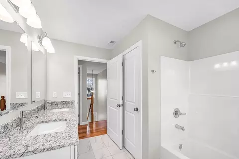 Entry Way - 39 Wallace, Springfield, MA 01119 photo 5 of 5