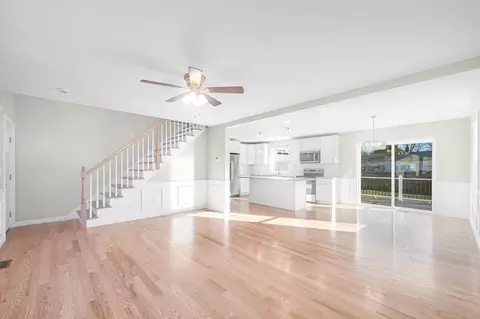 Living - 39 Wallace, Springfield, MA 01119 photo 4 of 5