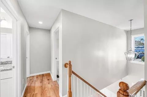 Entry Way - 39 Wallace, Springfield, MA 01119 photo 3 of 5