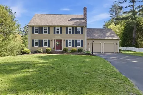 30 Princess Pine Cir, Taunton, MA 02780