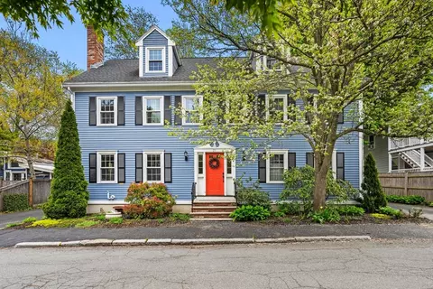 21 Madison St #A, Newburyport, MA 01950