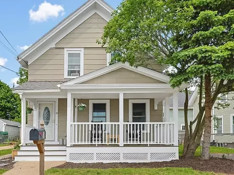 39 Division St, North Attleboro, MA 02760