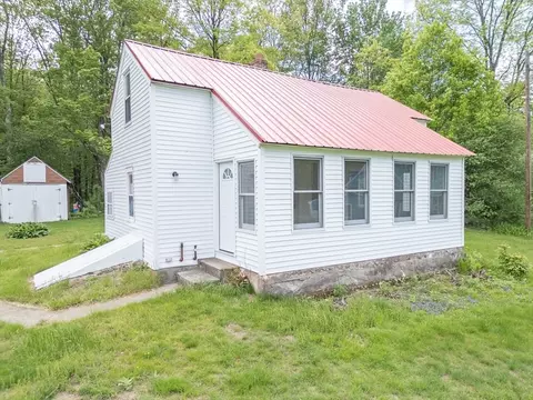 92 Squannacook Rd, Shirley, MA 01464