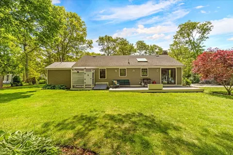 Exterior - 125 Highpoint Rd, Marstons Mills, MA 02648 photo 4 of 11