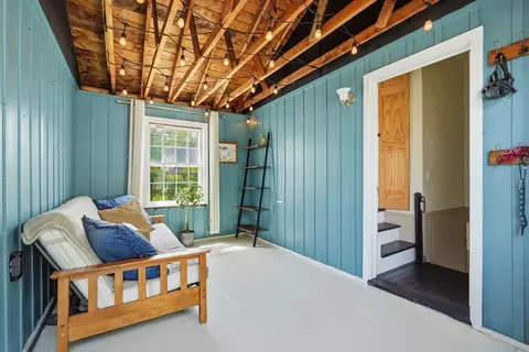 Entry Way - 44 Harding St, Springfield, MA 01109 photo 1 of 3
