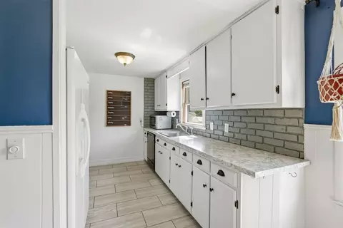 Kitchen - 44 Harding St, Springfield, MA 01109 photo 1 of 3