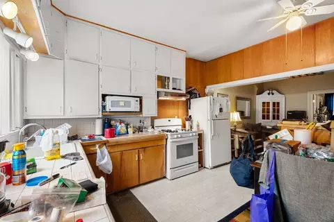 Kitchen - 72 Main St, Wareham, MA 02571 photo 4 of 7