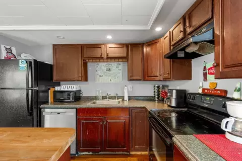 Kitchen - 72 Main St, Wareham, MA 02571 photo 2 of 7
