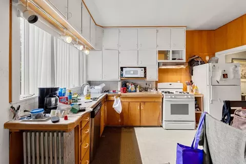 Kitchen - 72 Main St, Wareham, MA 02571 photo 5 of 7