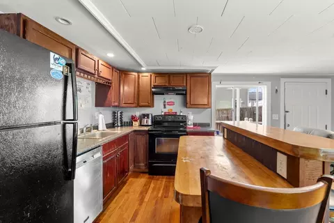 Kitchen - 72 Main St, Wareham, MA 02571 photo 1 of 7
