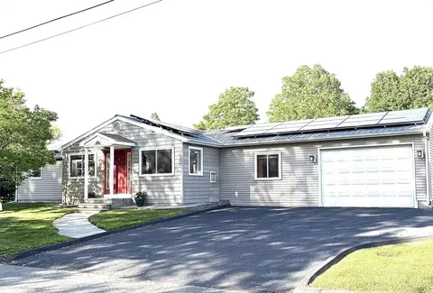 3 Roseanne Dr, Fairhaven, MA 02719