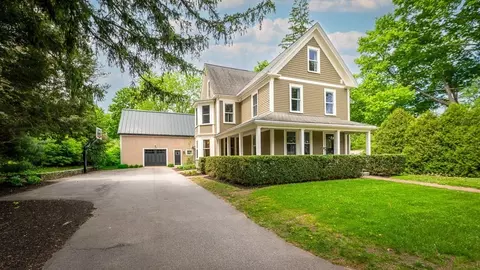 142 Asbury St, Hamilton, MA 01982
