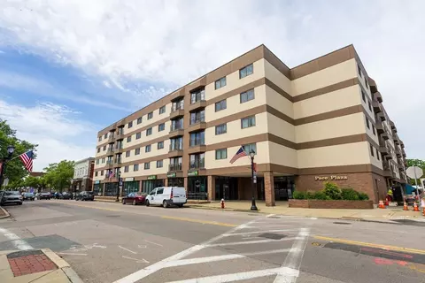 68 N Washington #506, North Attleboro, MA 02760