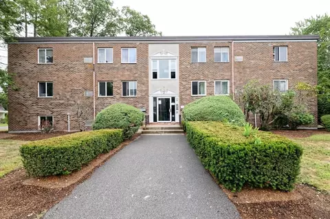 2 Universal St #4, Framingham, MA 01702