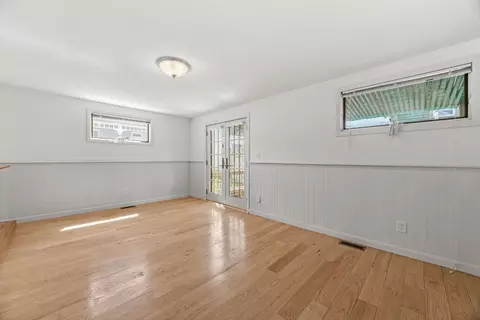 Living - 7 Grove St, Wareham, MA 02571 photo 3 of 5