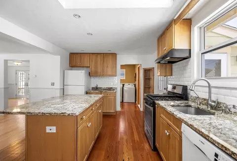 Kitchen - 7 Grove St, Wareham, MA 02571 photo 3 of 4