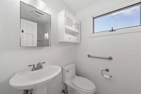 Bath - 7 Grove St, Wareham, MA 02571 photo 2 of 3
