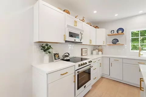 2 Harrison Ave, Gloucester, MA 01930 photo 10