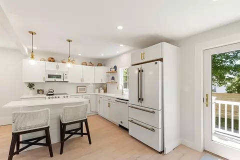 2 Harrison Ave, Gloucester, MA 01930 photo 11