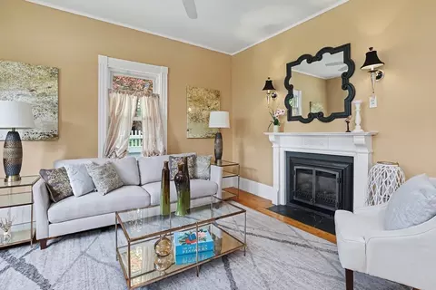 83 Beacon, Boston, MA 02136 photo 5