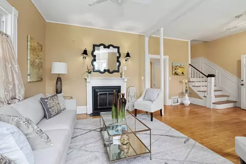 83 Beacon, Boston, MA 02136 photo 4