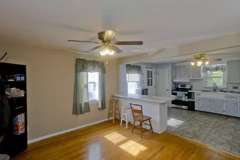 93 Moss Rd, Springfield, MA 01119 photo 11