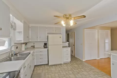 93 Moss Rd, Springfield, MA 01119 photo 10