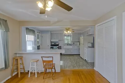 93 Moss Rd, Springfield, MA 01119 photo 8