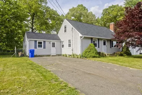 93 Moss Rd, Springfield, MA 01119 photo 2