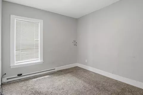 Bedroom - 31 Aetna St, Worcester, MA 01604 photo 8 of 9