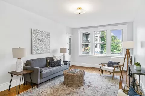 8 Kinross Rd #4, Boston, MA 02135