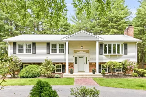 94 High St, Walpole, MA 02081