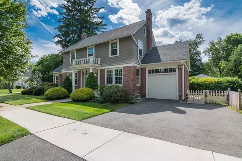 20 Wenonah Pl, Longmeadow, MA 01106
