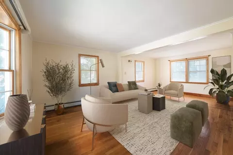 Living - 58 Libby Ave, Reading, MA 01867 photo 2 of 3