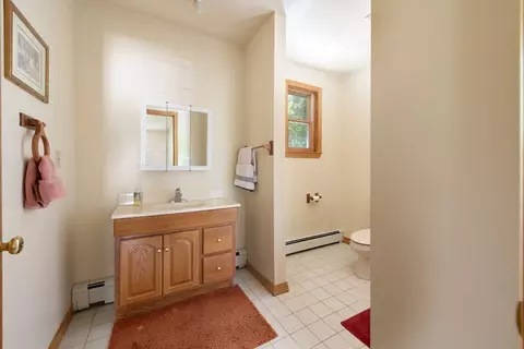 Bath - 58 Libby Ave, Reading, MA 01867 photo 2 of 3