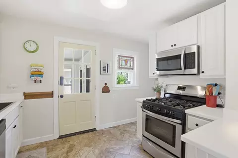 Kitchen - 1 Juniper Ter, Dedham, MA 02026 photo 4 of 4