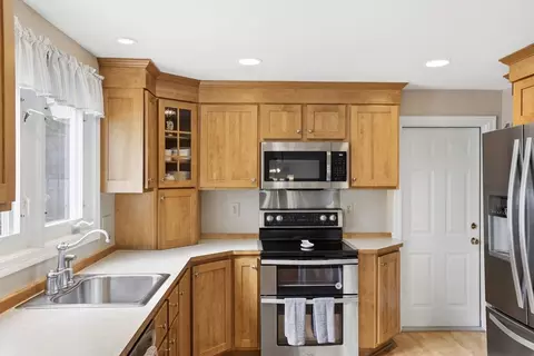 2 Alan Rd, Hudson, MA 01749 photo 8