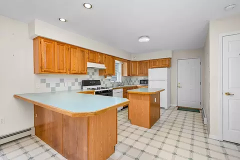 Kitchen - 66 Squaws Path, Wareham, MA 02538 photo 1 of 2