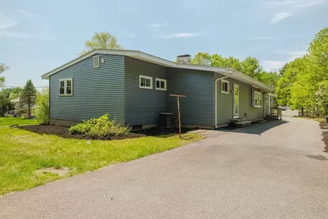 33 Margaret Rd, Taunton, MA 02718