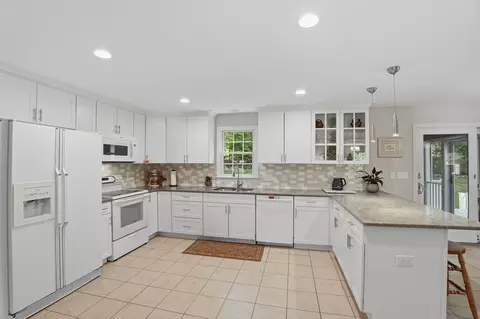 Kitchen - 69 Highland View Dr, Sutton, MA 01590 photo 2 of 3