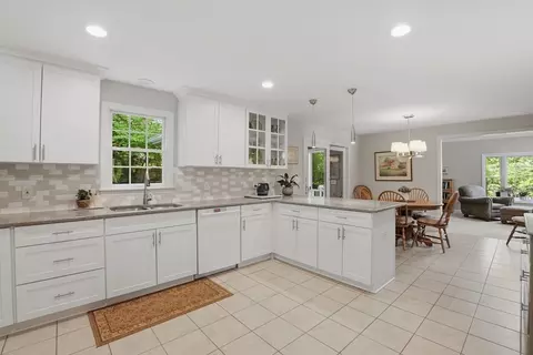 Kitchen - 69 Highland View Dr, Sutton, MA 01590 photo 1 of 3