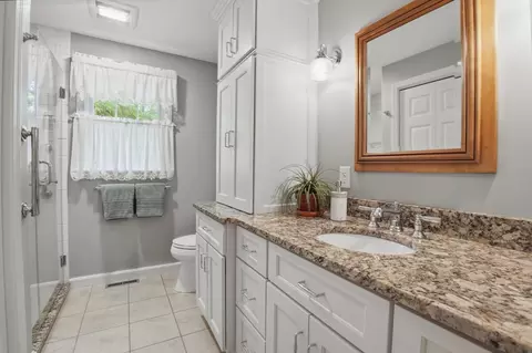 Bath - 69 Highland View Dr, Sutton, MA 01590 photo 1 of 3
