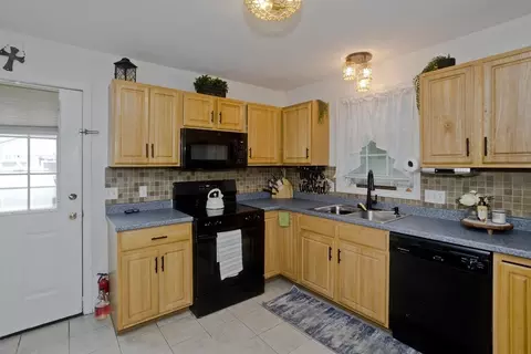 679 Parker St, Springfield, MA 01129 photo 13