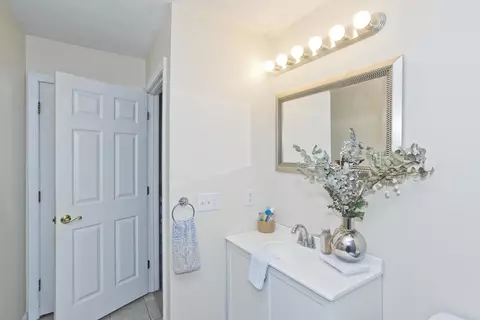 679 Parker St, Springfield, MA 01129 photo 25
