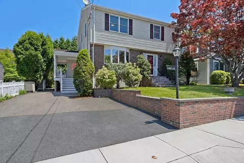 76 Shawmut St, Quincy, MA 02169